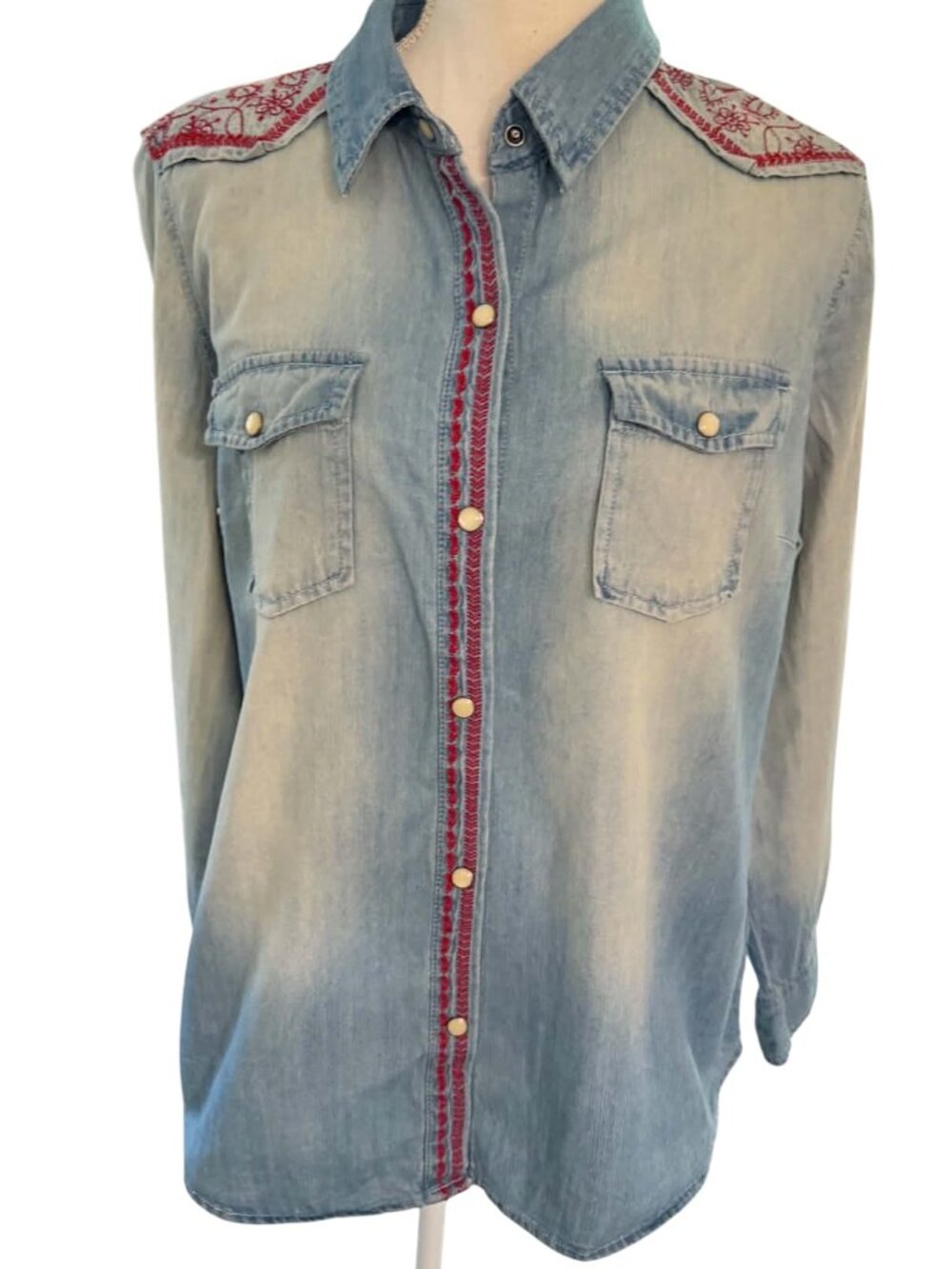 Cato women's Large Light Ombre Denim Red Floral Embroidered Snap Top